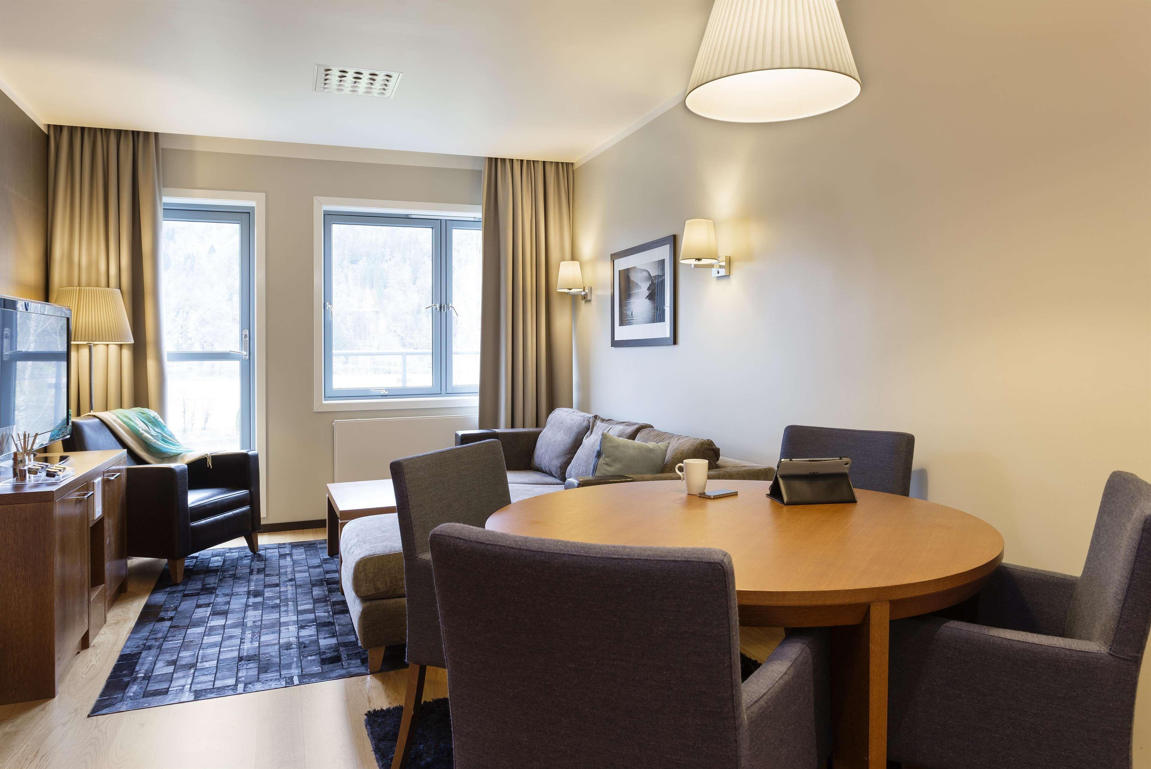 Scandic Sunnfjord Hotel & Spa Førde Εξωτερικό φωτογραφία